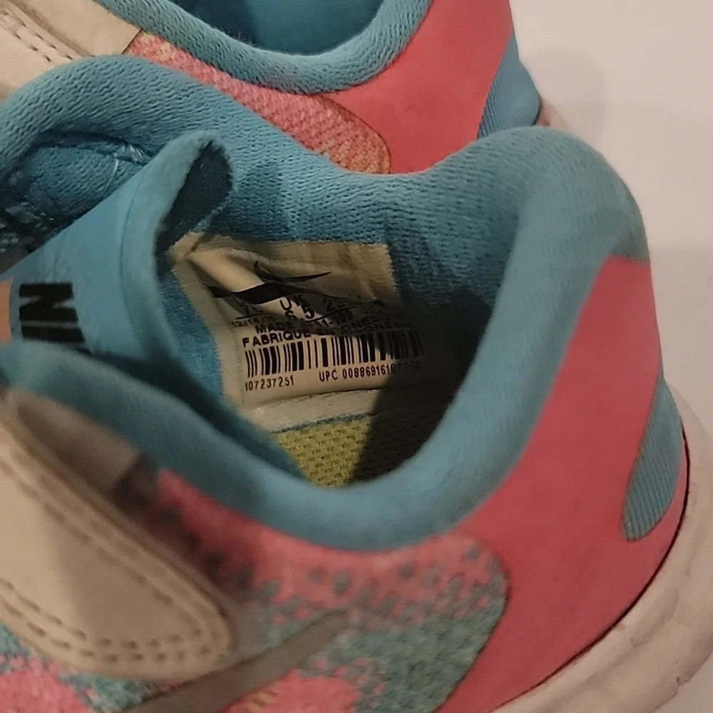 Nike free size 7c rainbow UK 6.5 girls sneakers shoe nike girls